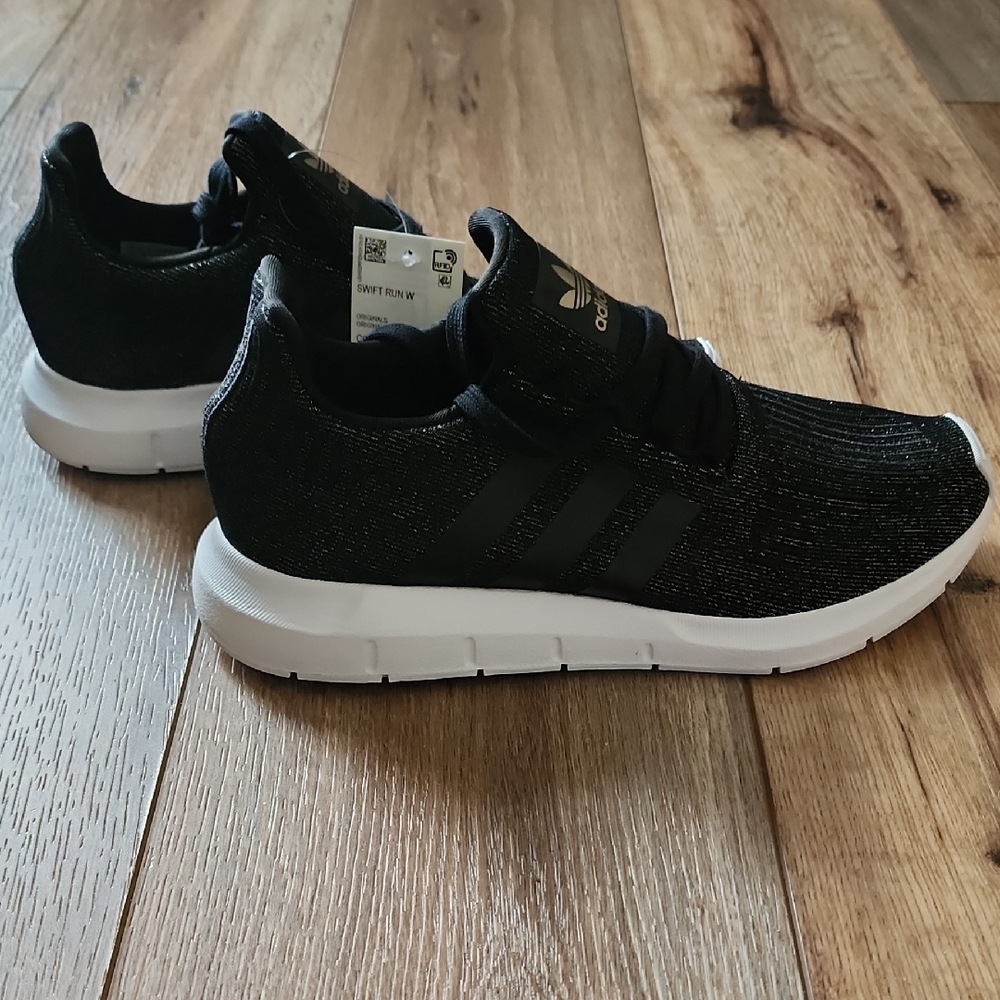 Adidas Swift Run Sneaker, 7.5 Women's (Runs Big), Core Black, Glitter Pattern